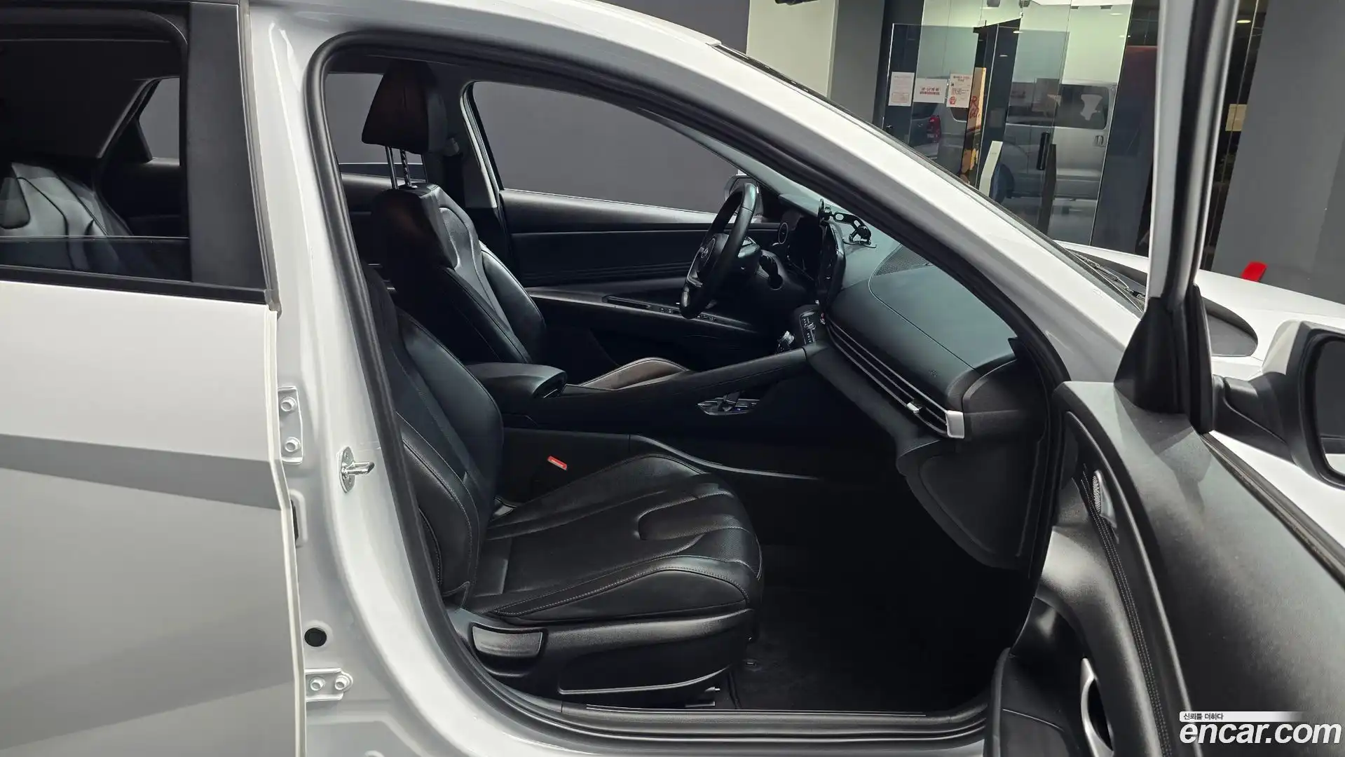 AVANTE Hyundai 2022.5-OPTION-015