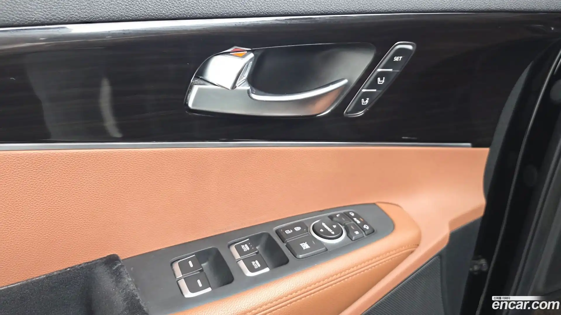 Sorento Kia 2018.0-OPTION-040