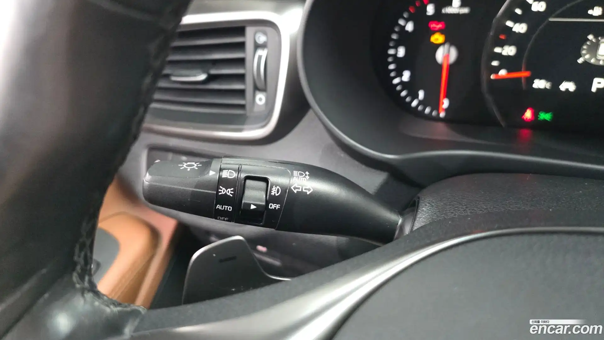 Sorento Kia 2018.0-OPTION-042