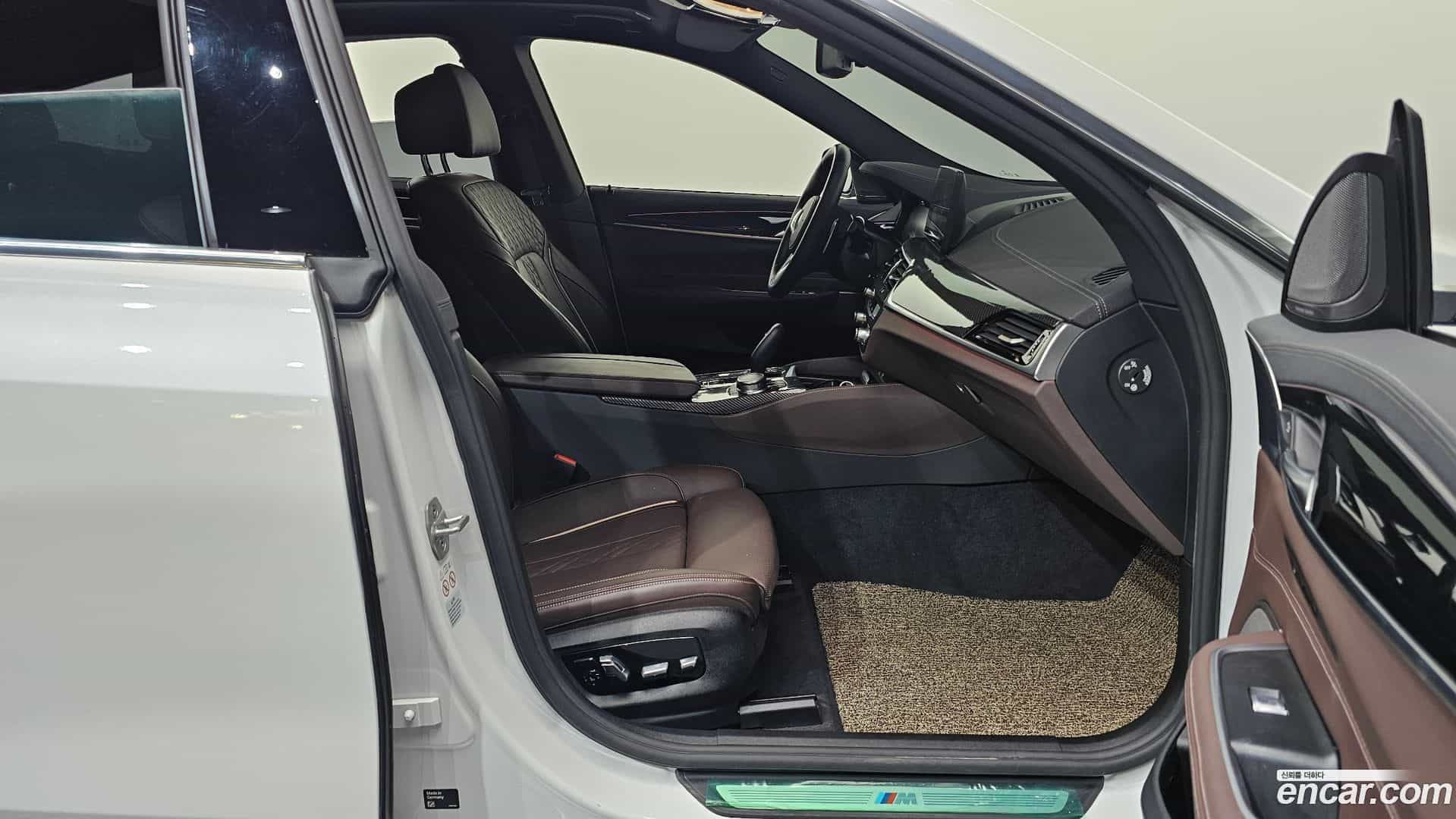 Gran Turismo BMW 2024.6-INNER-036