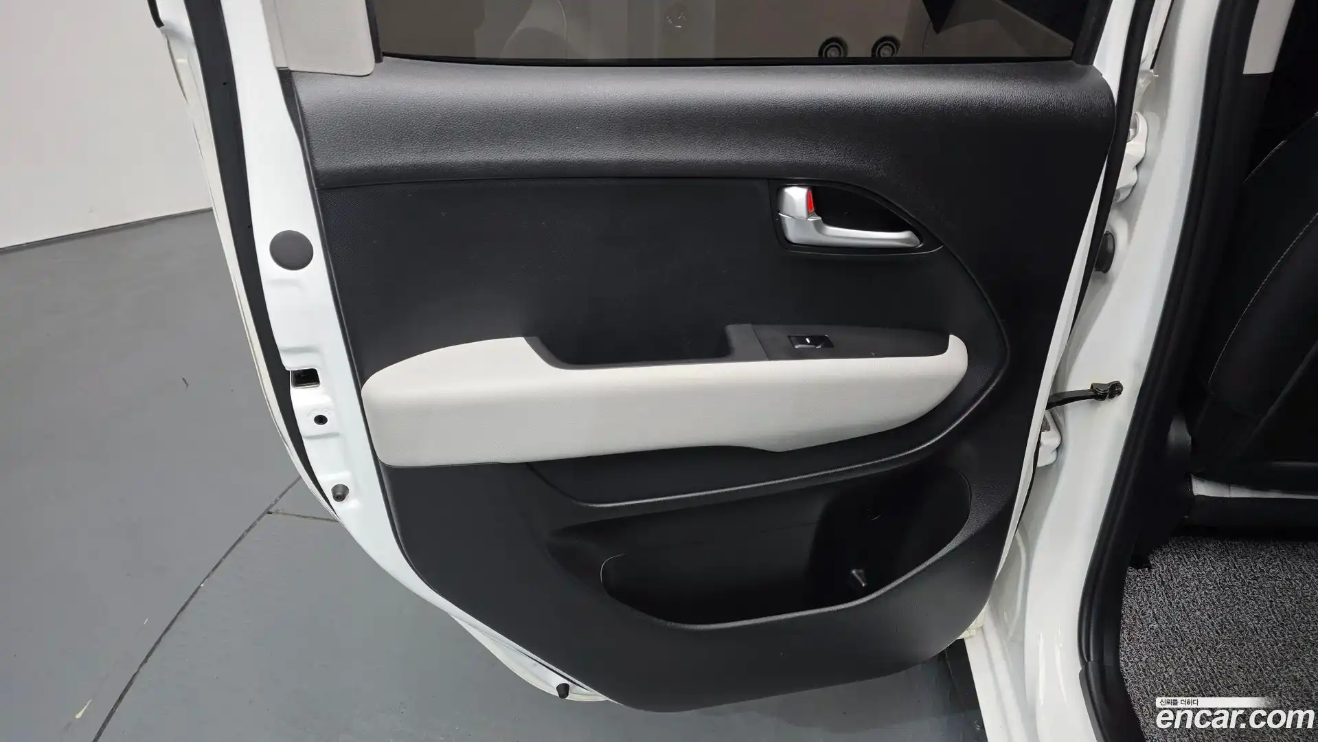 RAY Kia 2024.0-INNER-035
