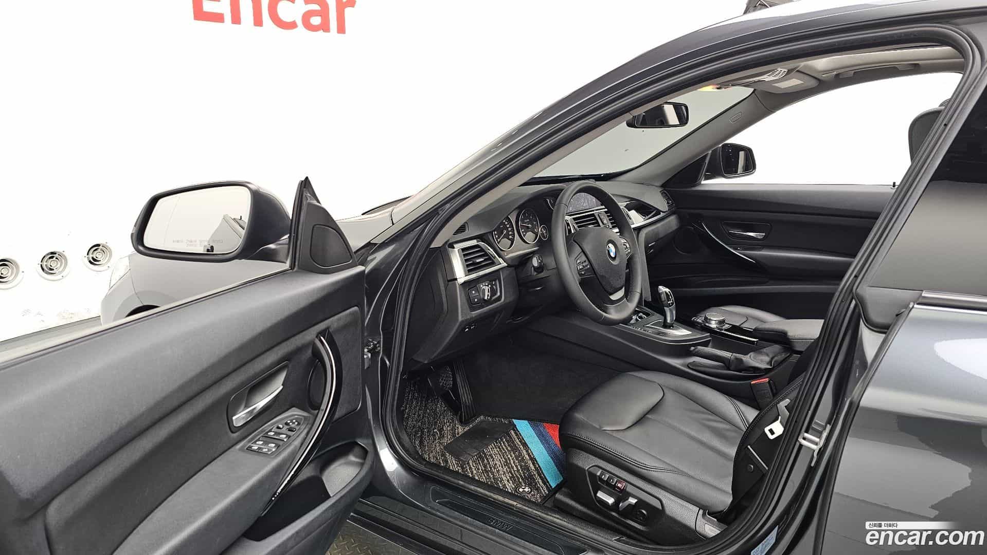 Gran Turismo BMW 2017.5-INNER-010
