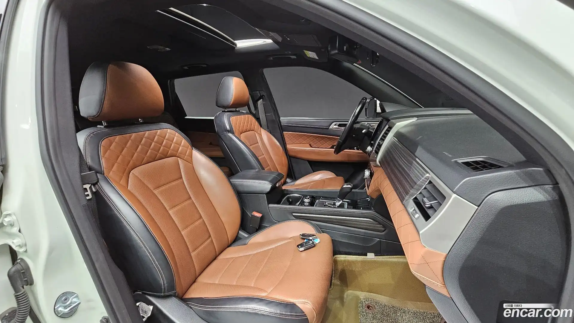 Rexton KG Mobility 2017.6-INNER-010