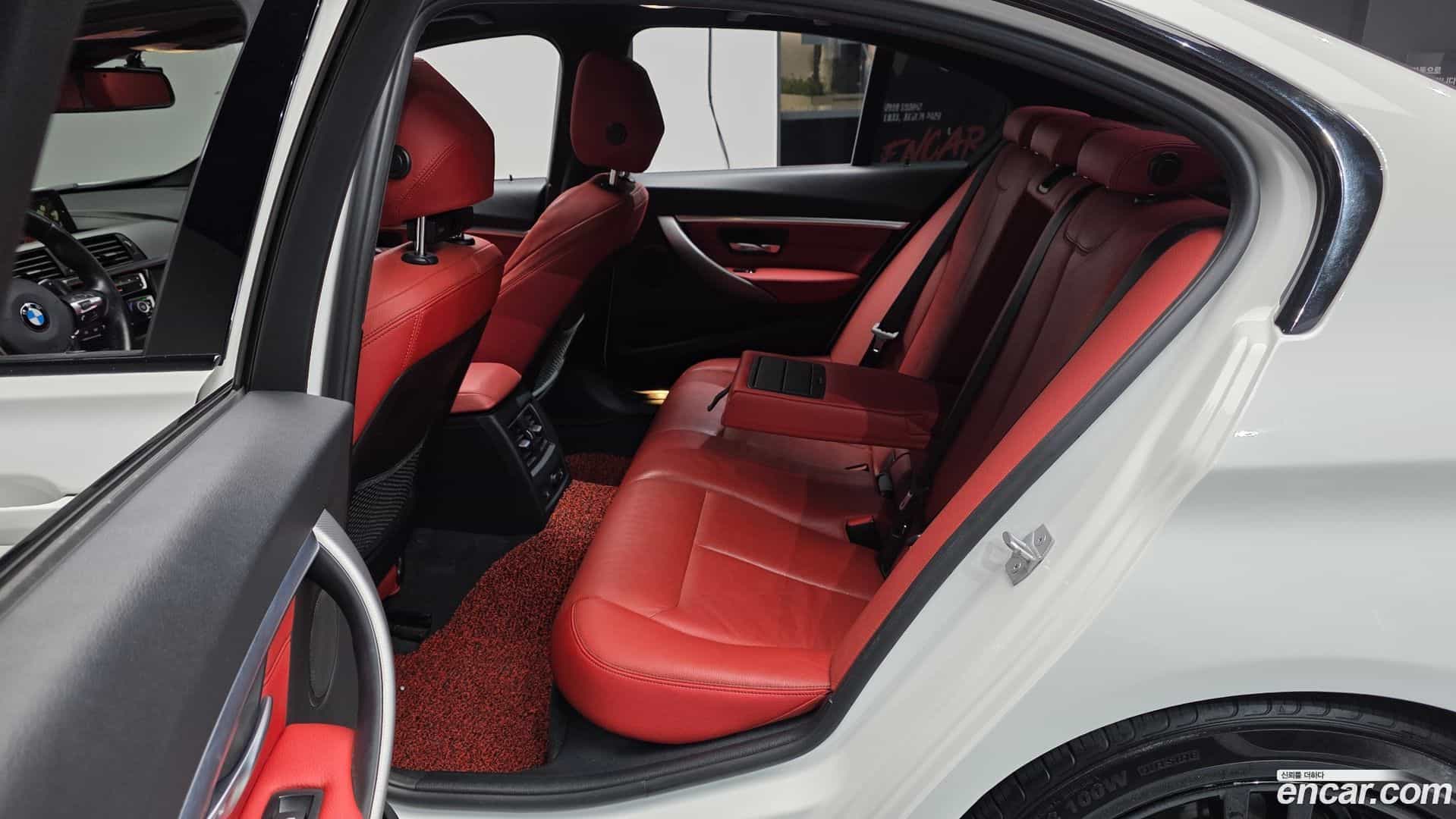 3-Series BMW 2018.1-INNER-036