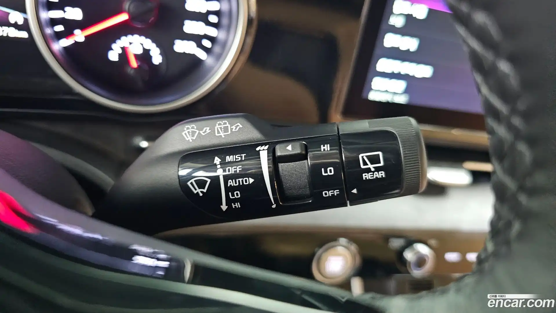 Canival Kia 2022.5-OPTION-042
