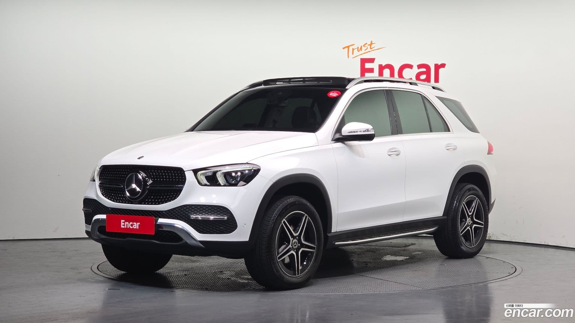 Main__Slider__Photo:GLE-Class Mercedes-Benz 2020.7-0