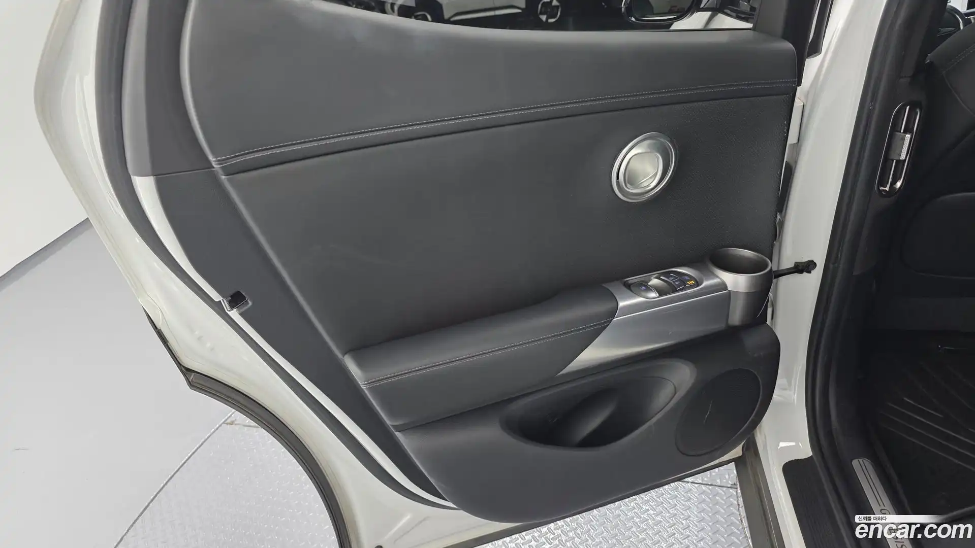 GV60 Genesis 2022.6-INNER-035