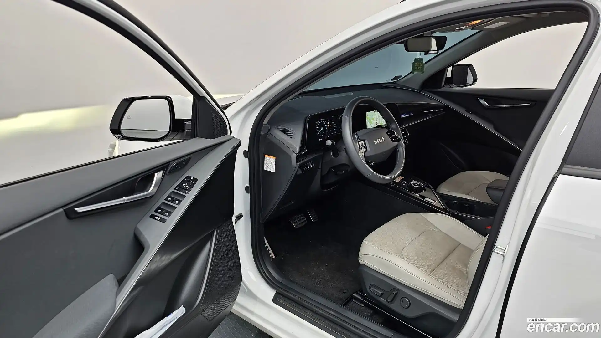 Niro Kia 2022.10-INNER-010