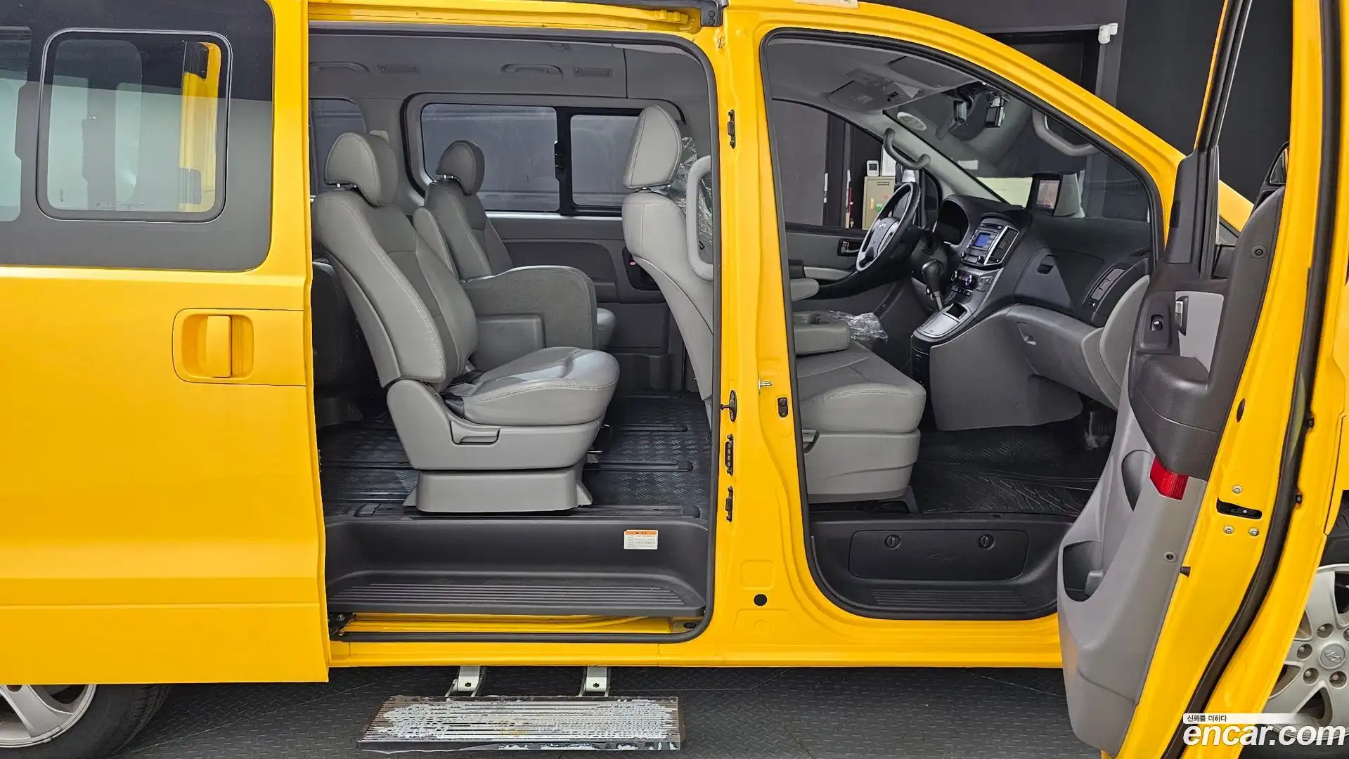 Starex Hyundai 2019.3-OPTION-016