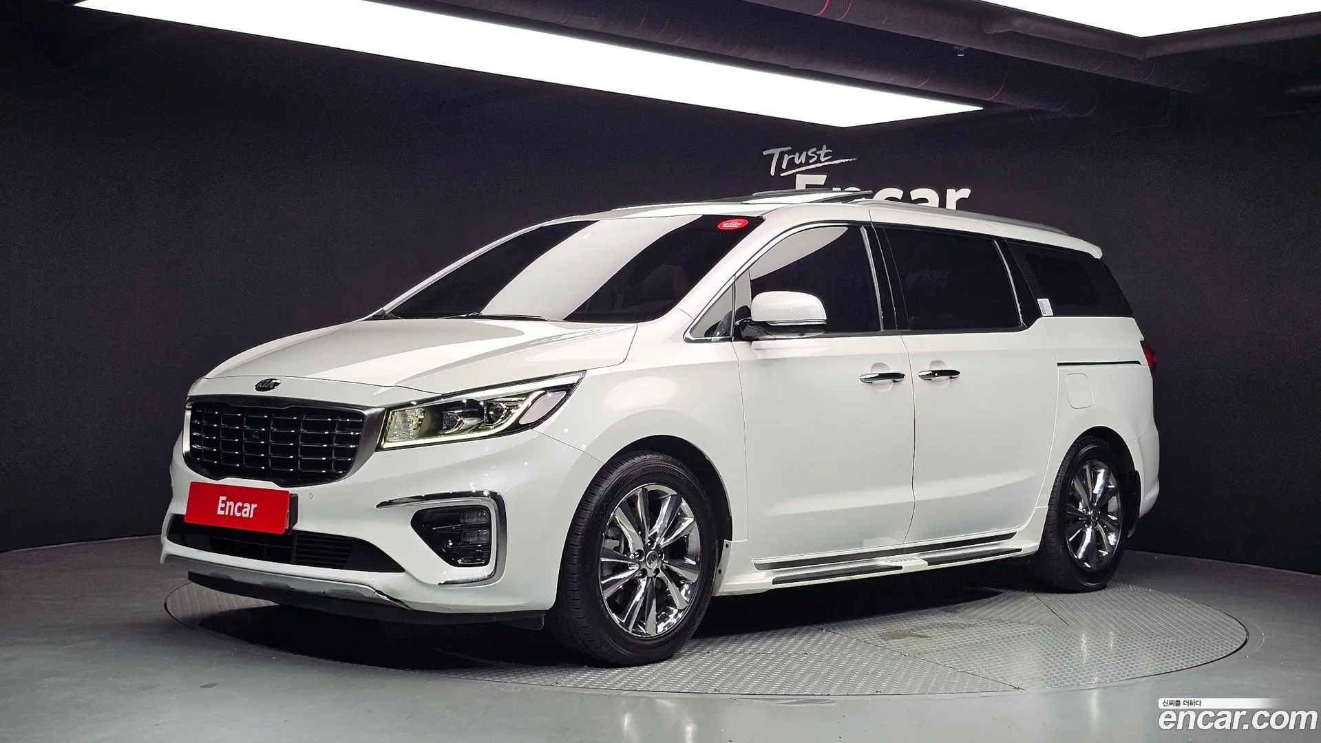 Main__Slider__Photo:Canival Kia 2018.4-0