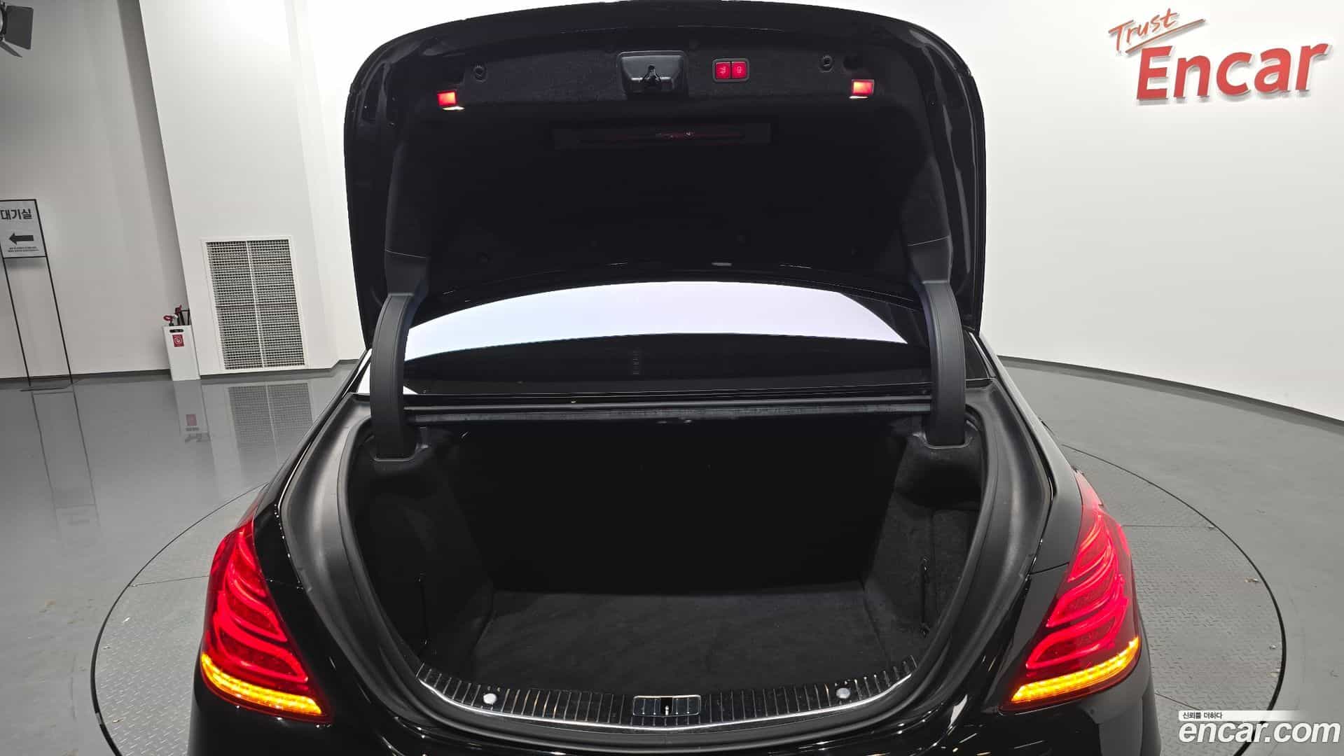 S-Class Mercedes-Benz 2015.3-OPTION-048