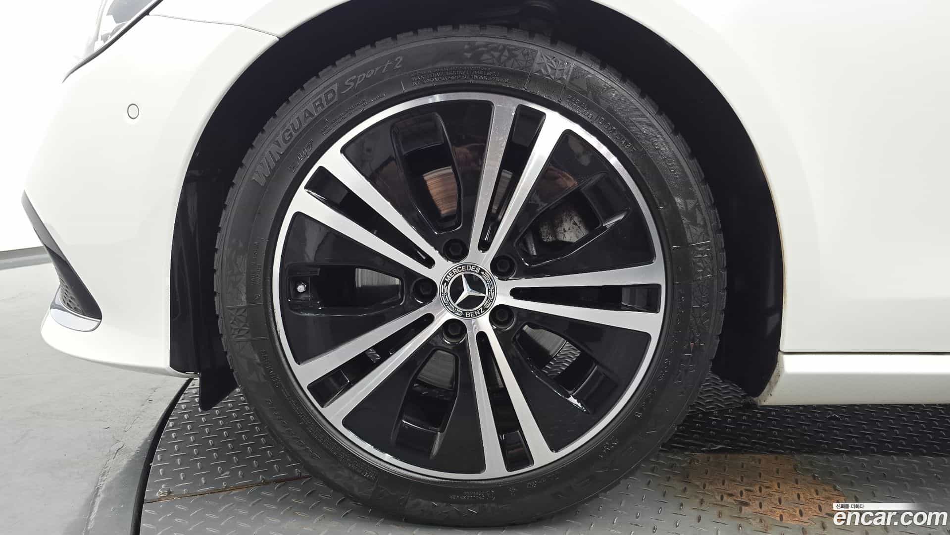 E-Class Mercedes-Benz 2021.5-OUTER-005