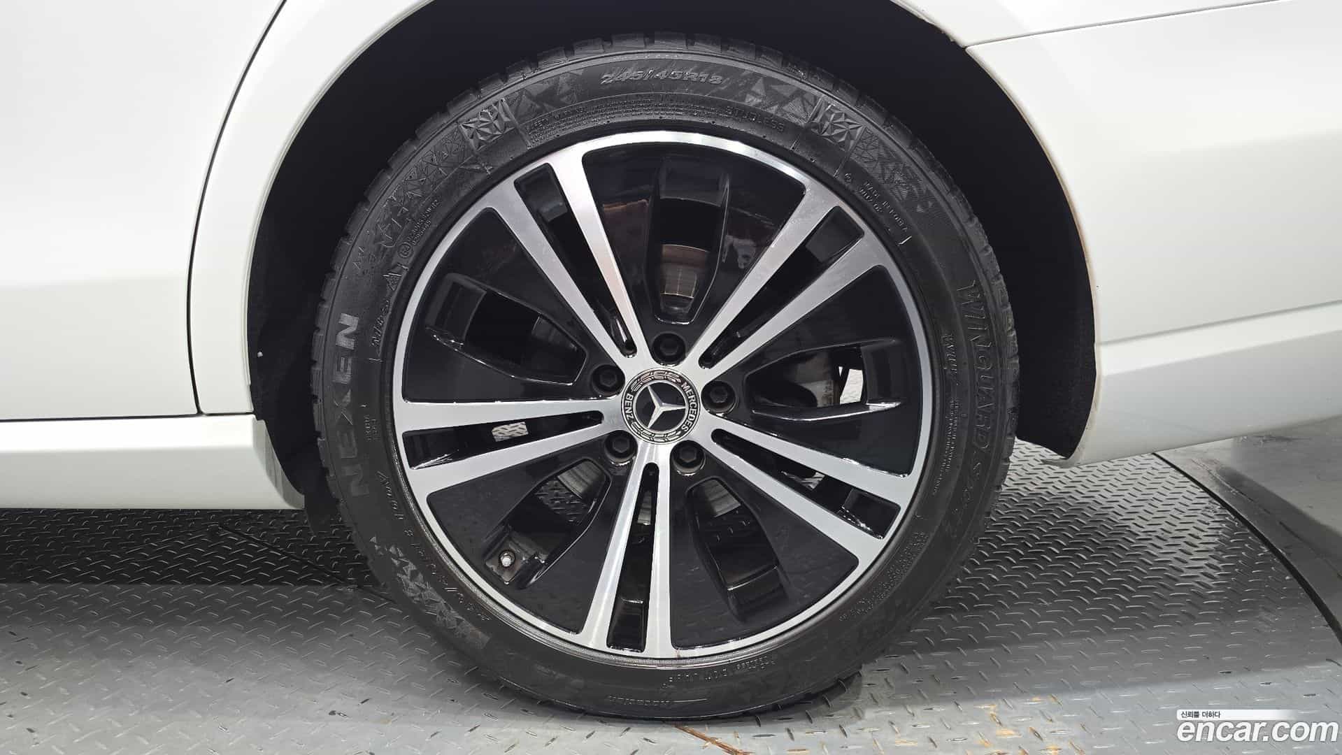 E-Class Mercedes-Benz 2021.5-OUTER-031