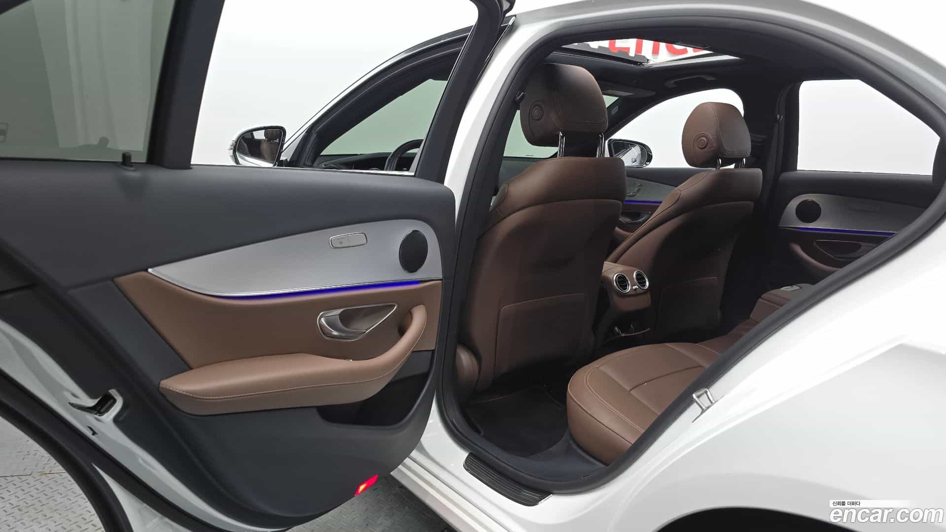 E-Class Mercedes-Benz 2021.5-INNER-036