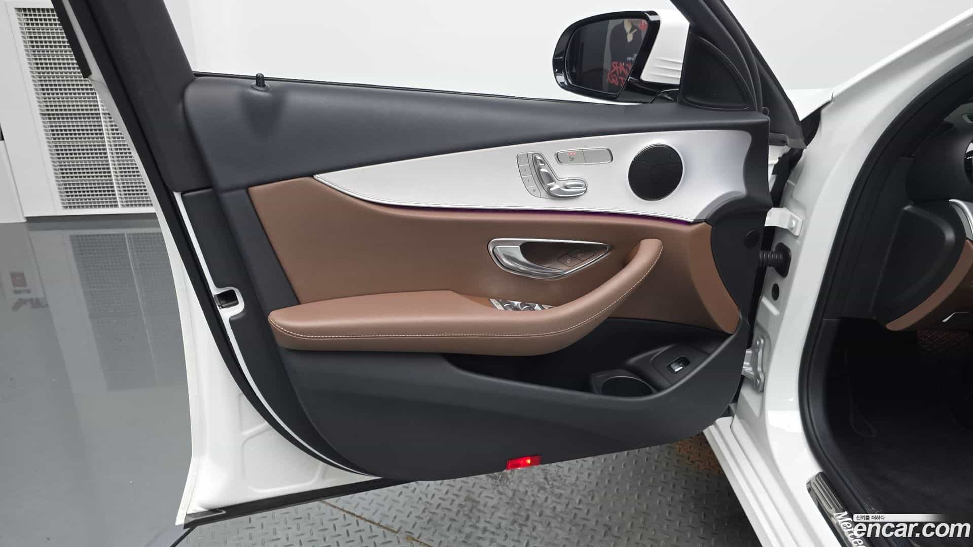 E-Class Mercedes-Benz 2021.5-OPTION-043