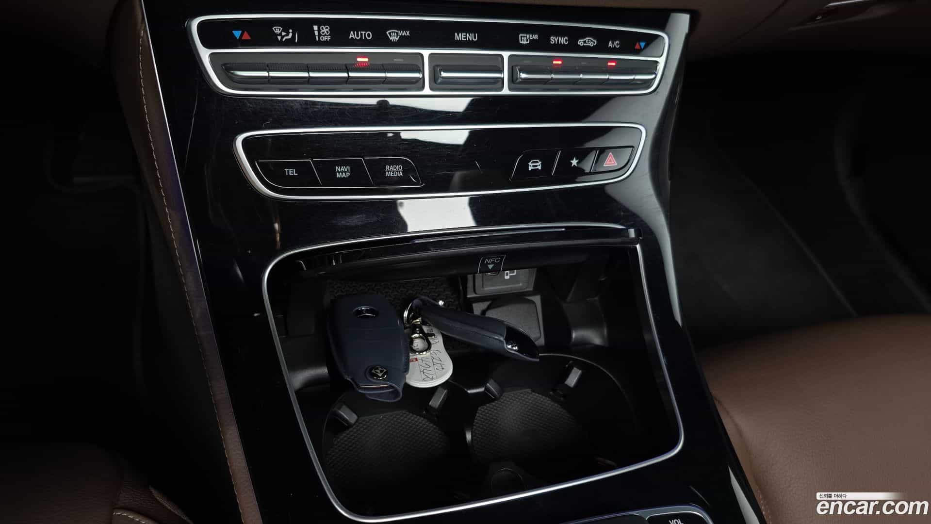 E-Class Mercedes-Benz 2021.5-OPTION-044