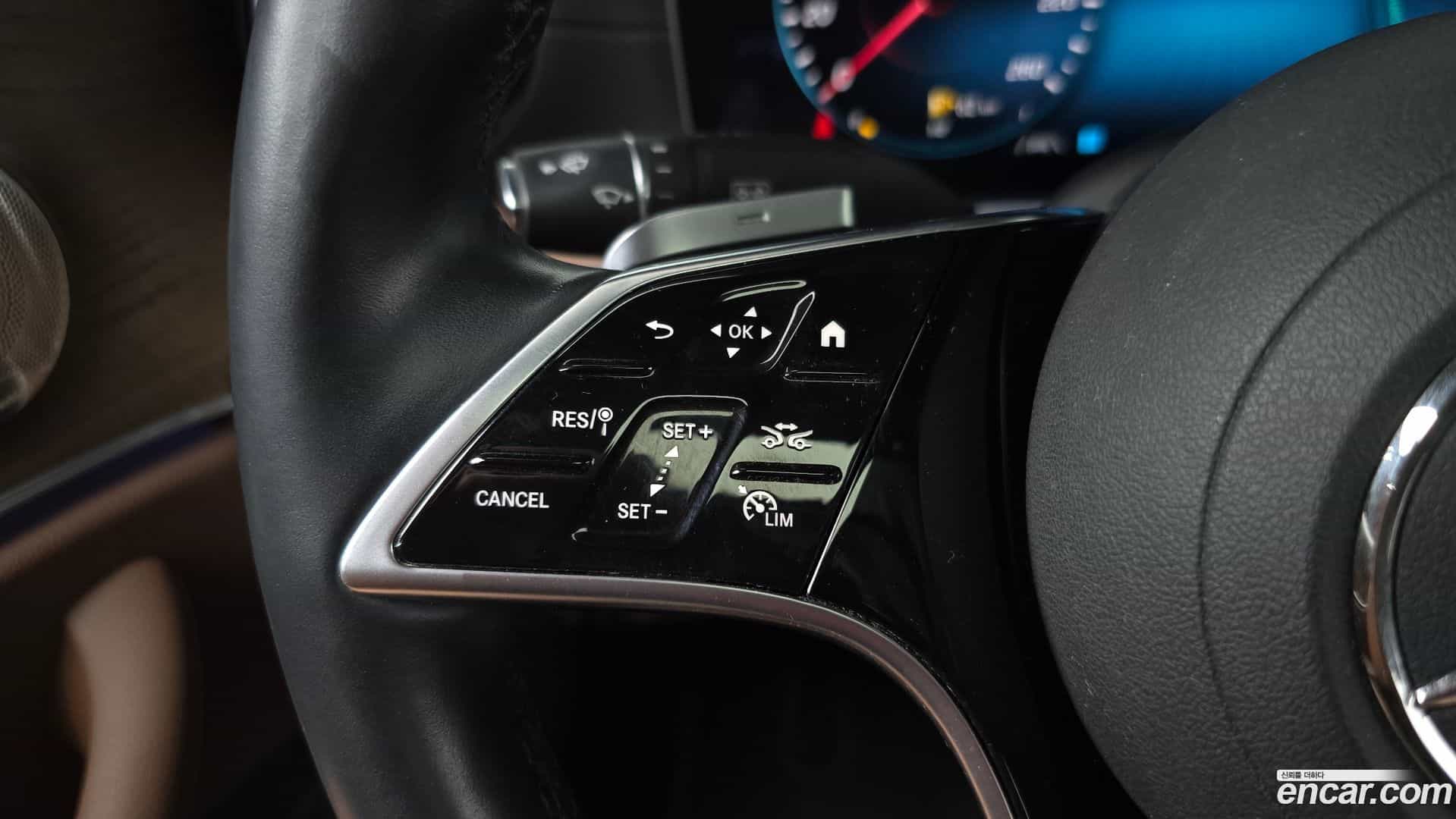E-Class Mercedes-Benz 2021.4-OPTION-020