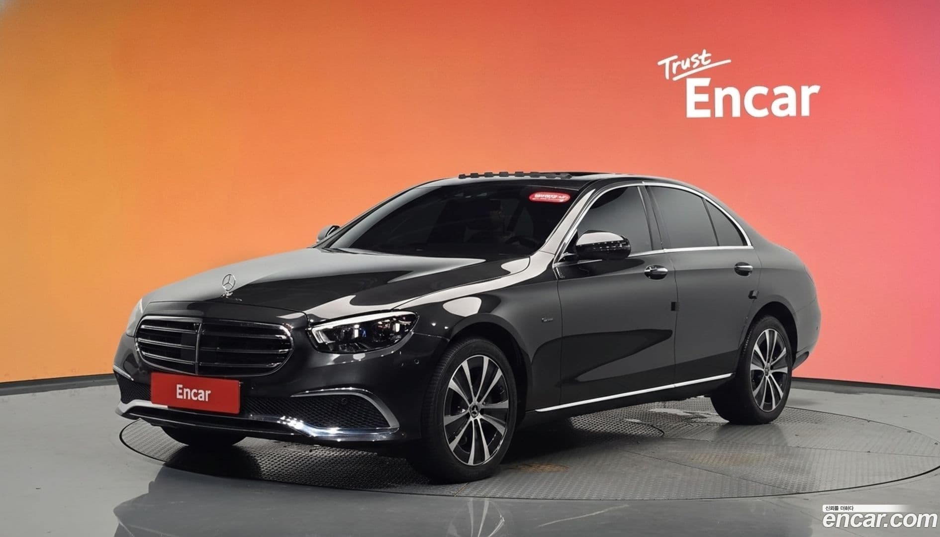 Main__Slider__Photo:E-Class Mercedes-Benz 2021.4-0