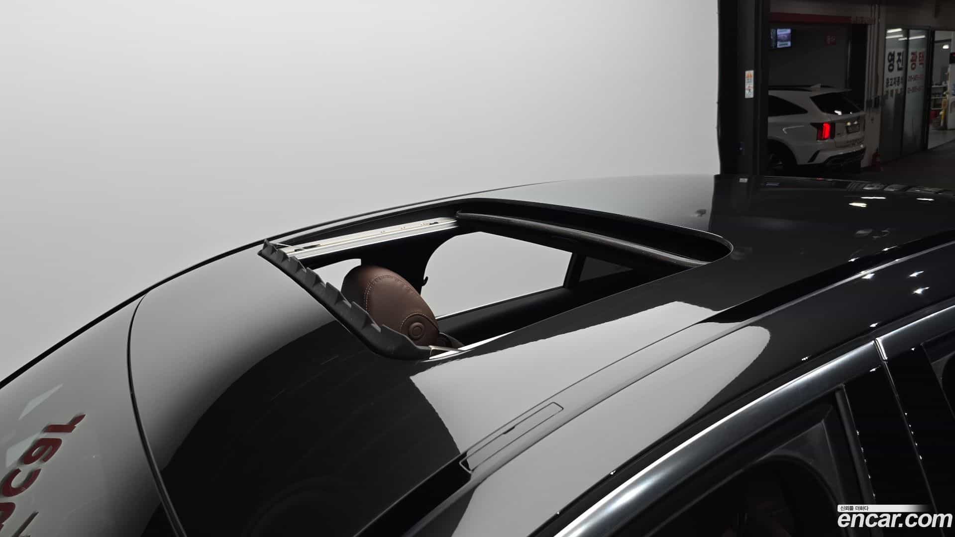 E-Class Mercedes-Benz 2021.4-OPTION-043