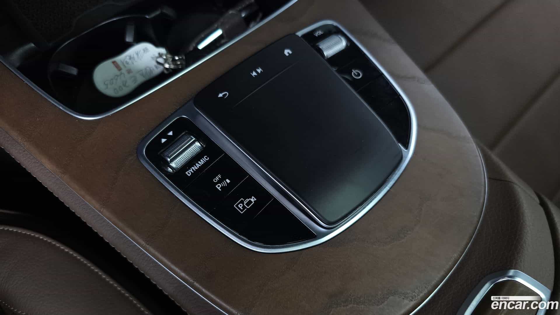 E-Class Mercedes-Benz 2021.4-OPTION-046