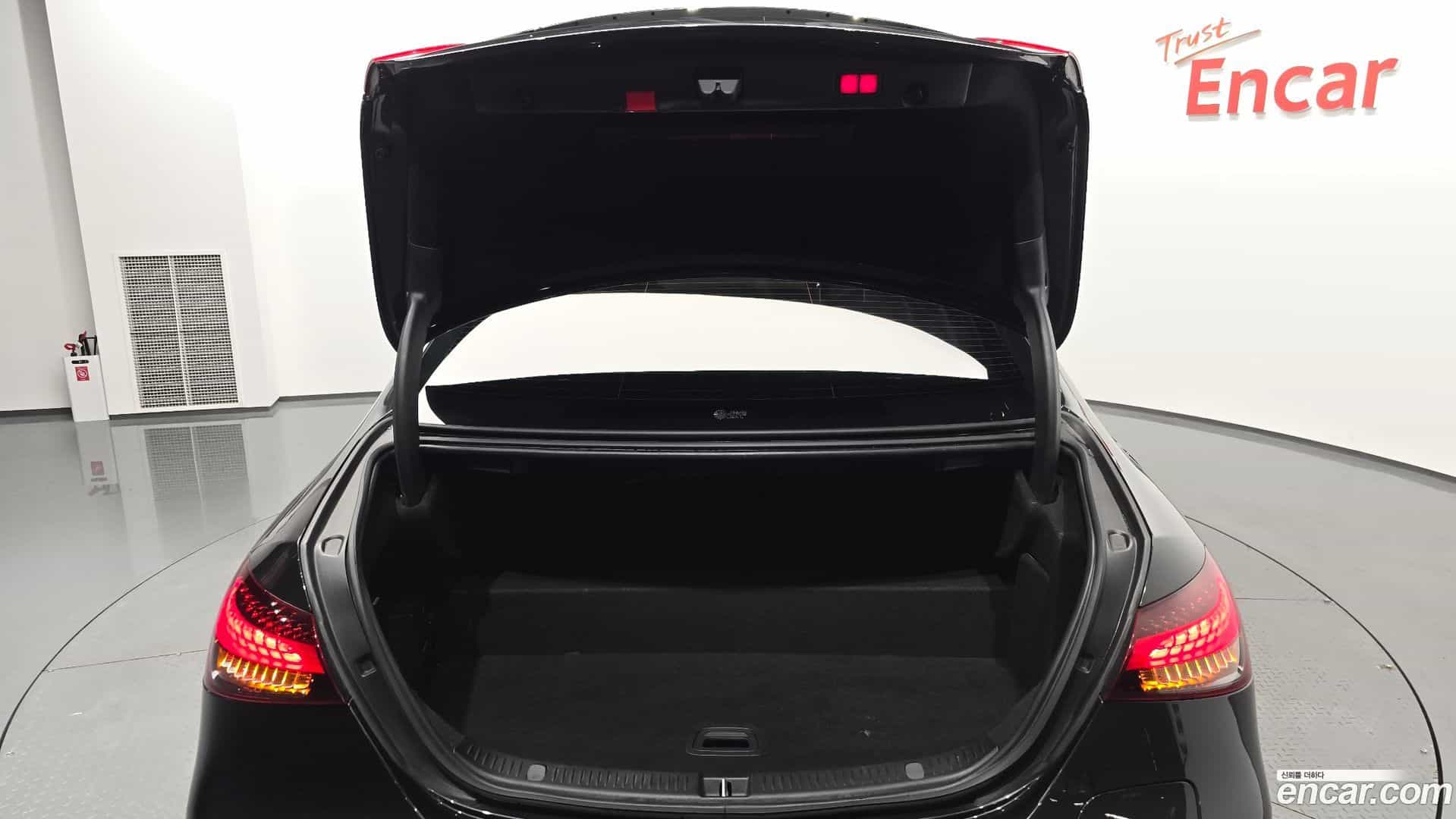 E-Class Mercedes-Benz 2021.4-OPTION-048