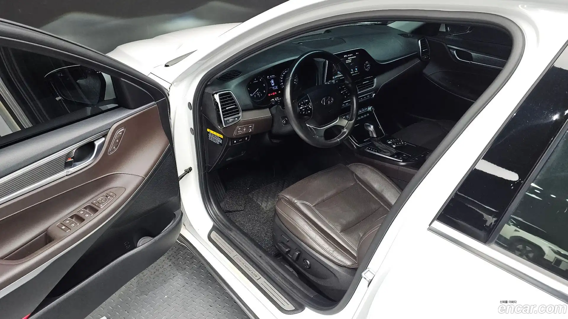 Grandeur Hyundai 2018.4-INNER-010
