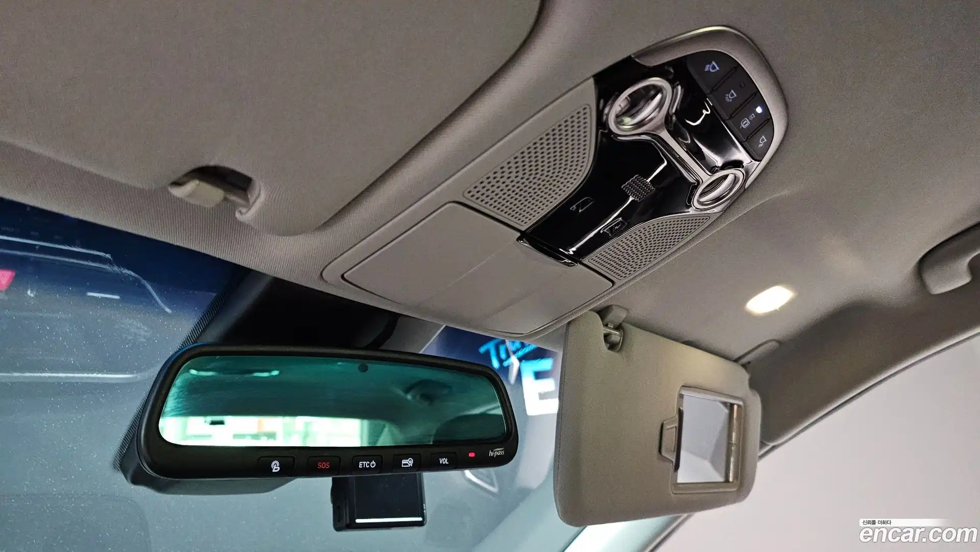 Grandeur Hyundai 2018.4-OPTION-021
