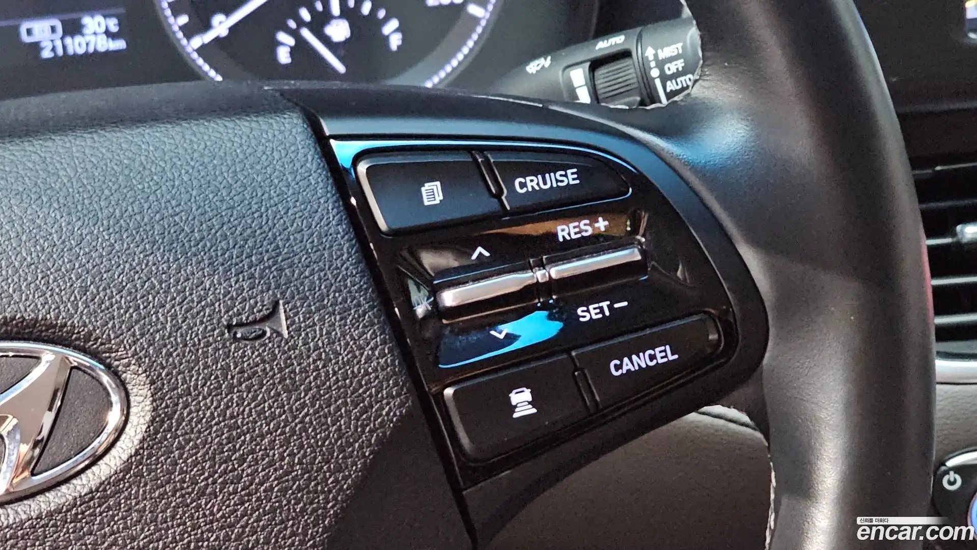 Grandeur Hyundai 2018.4-OPTION-022