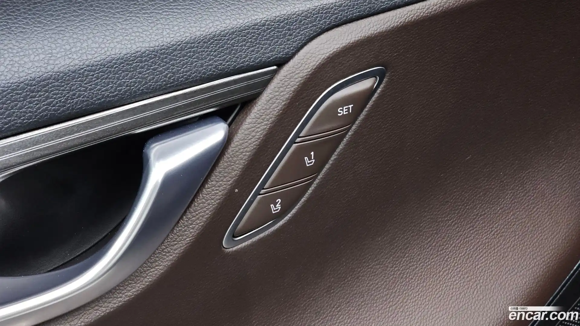 Grandeur Hyundai 2018.4-OPTION-023