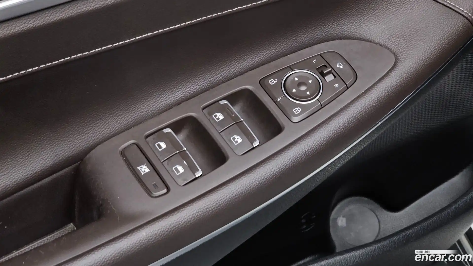 Grandeur Hyundai 2018.4-OPTION-024