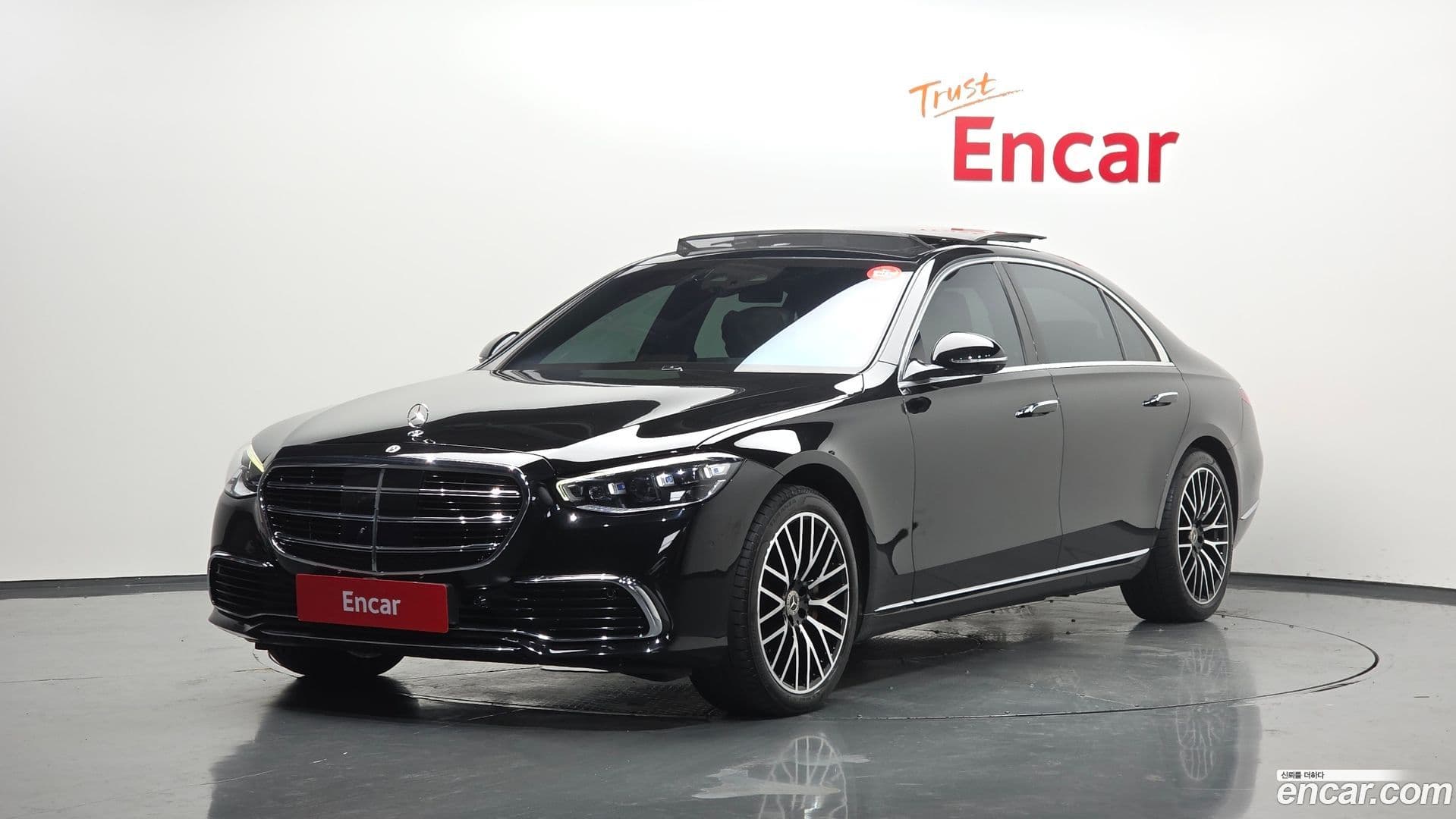 Main__Slider__Photo:S-Class Mercedes-Benz 2021.11-0