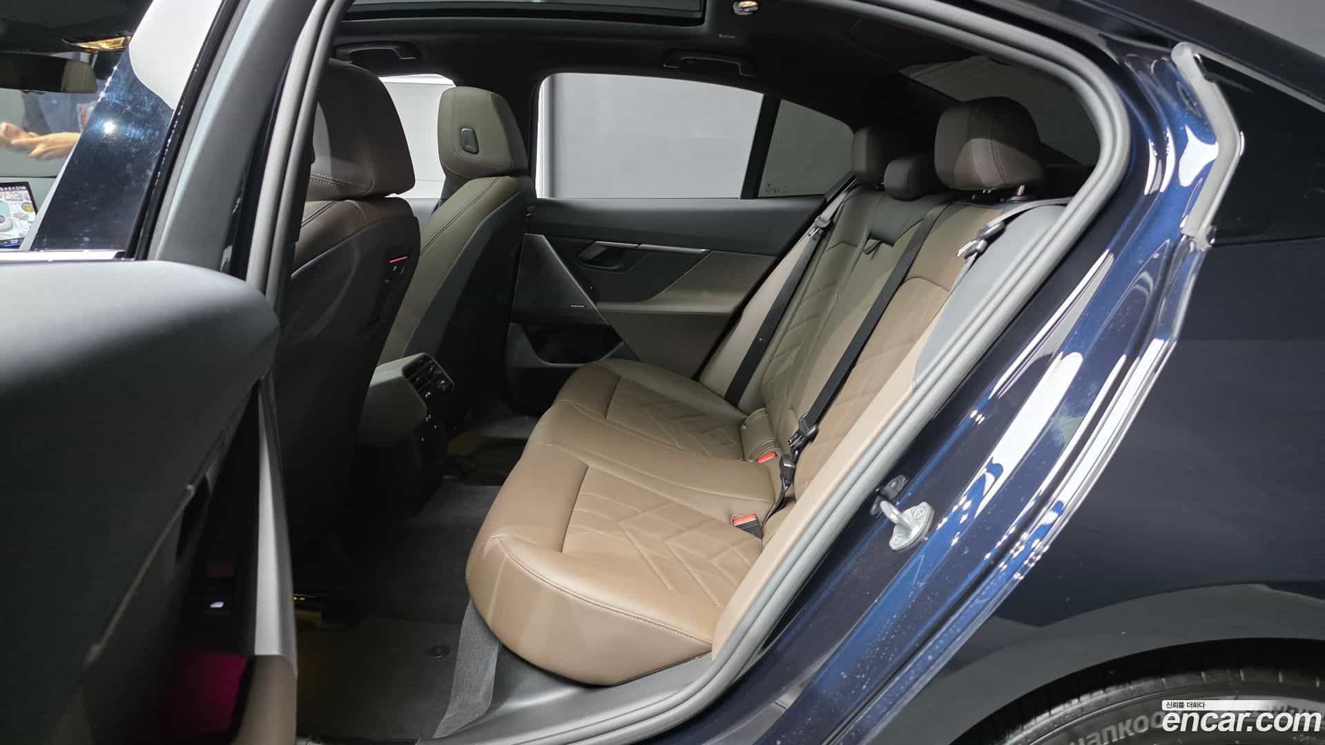 5-Series BMW 2024.5-OPTION-016