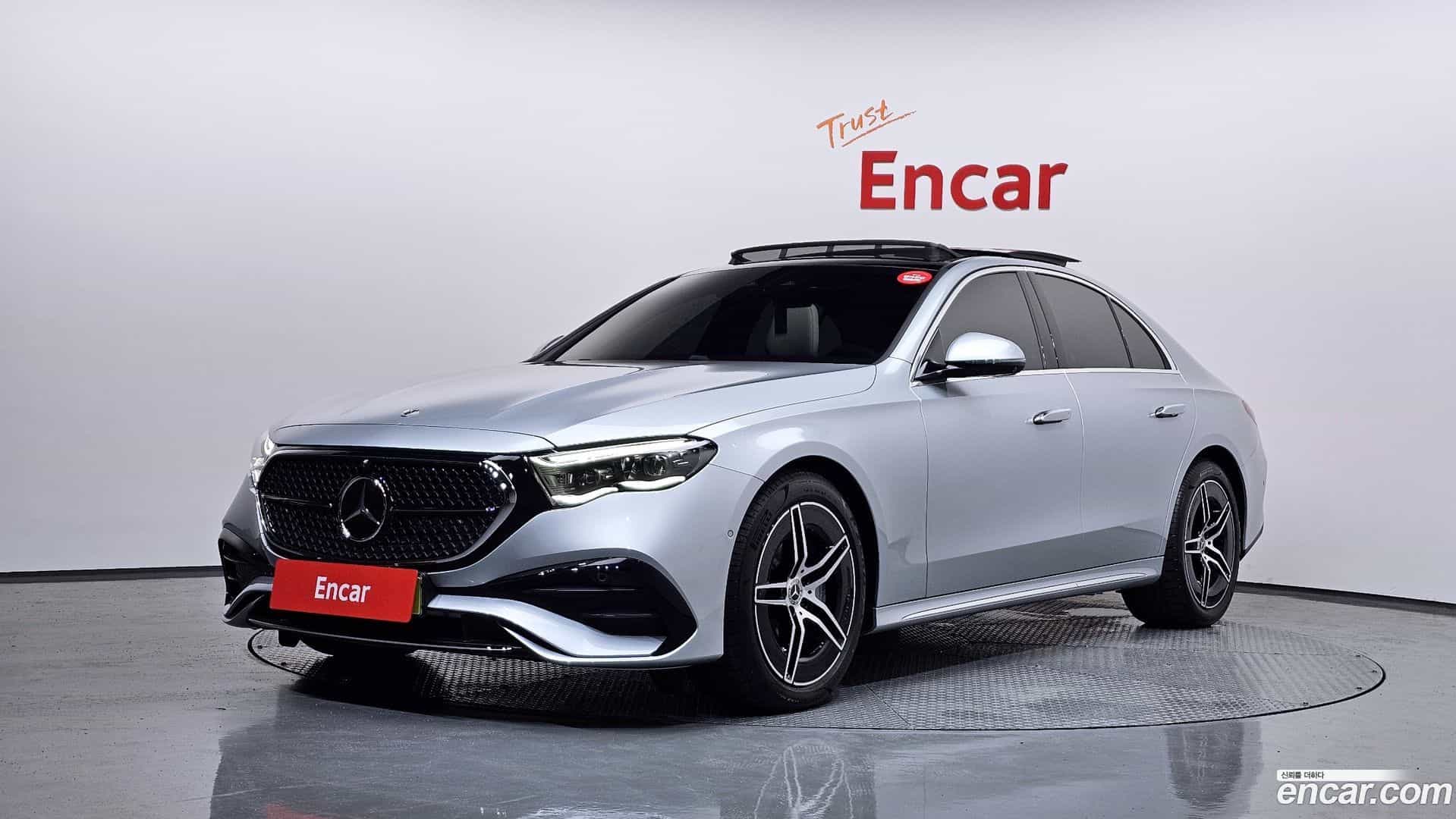 E-Class Mercedes-Benz 2025.8-OUTER-001