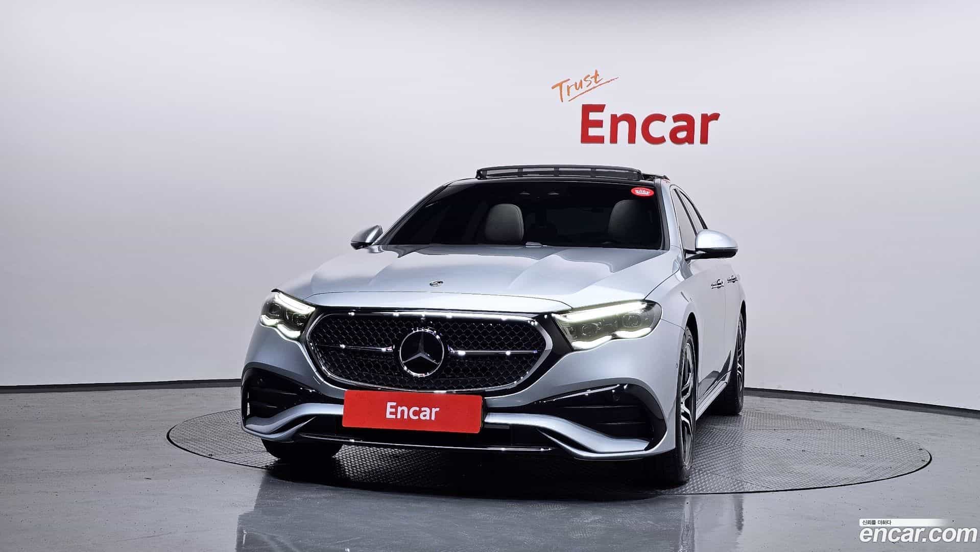 E-Class Mercedes-Benz 2025.8-OUTER-003