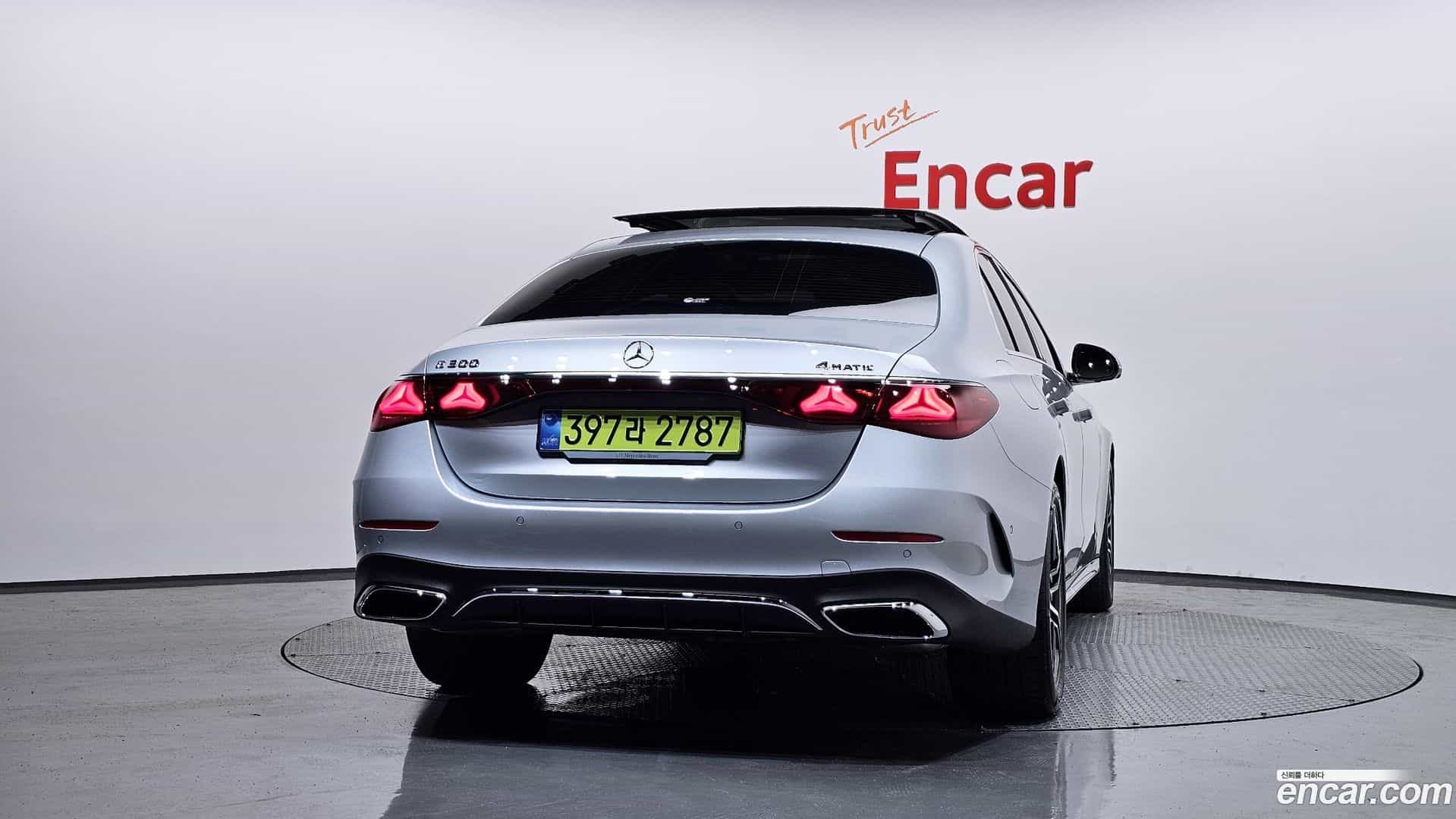 E-Class Mercedes-Benz 2025.8-OUTER-004