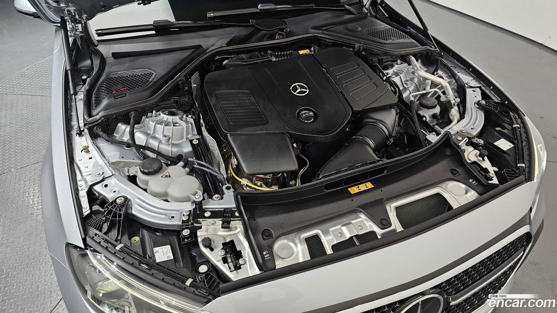 E-Class Mercedes-Benz 2025.8-OUTER-006
