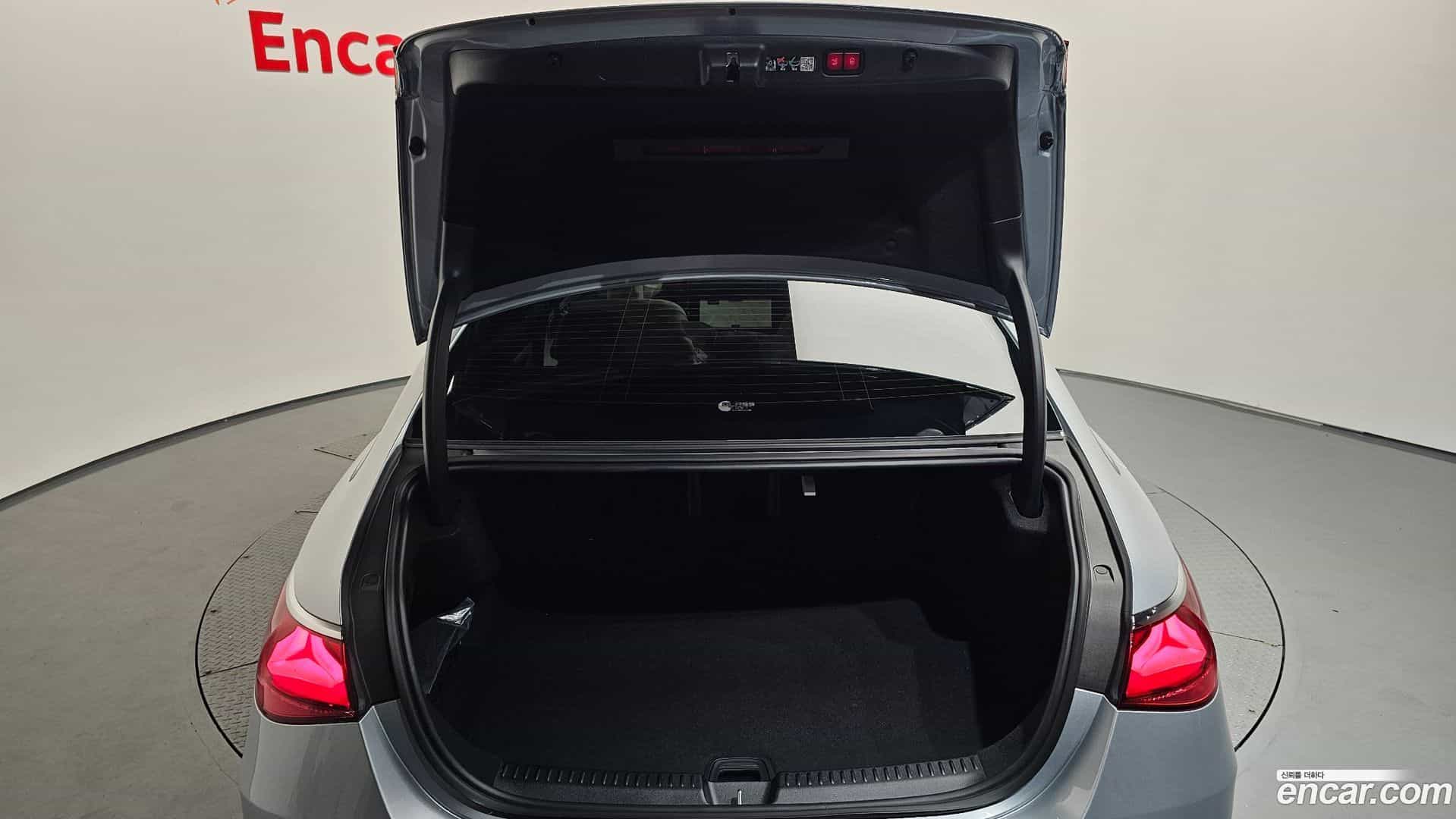 E-Class Mercedes-Benz 2025.8-OPTION-022