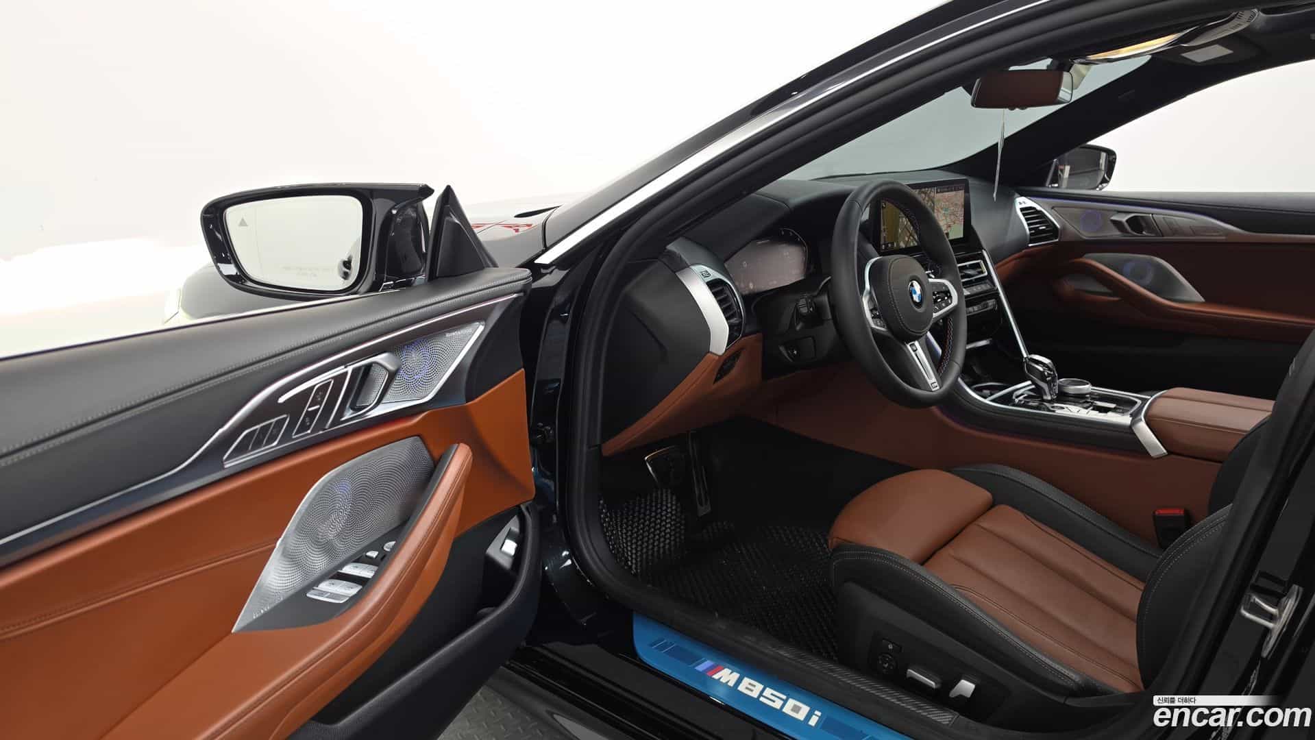 8-Series BMW 2024.10-INNER-010
