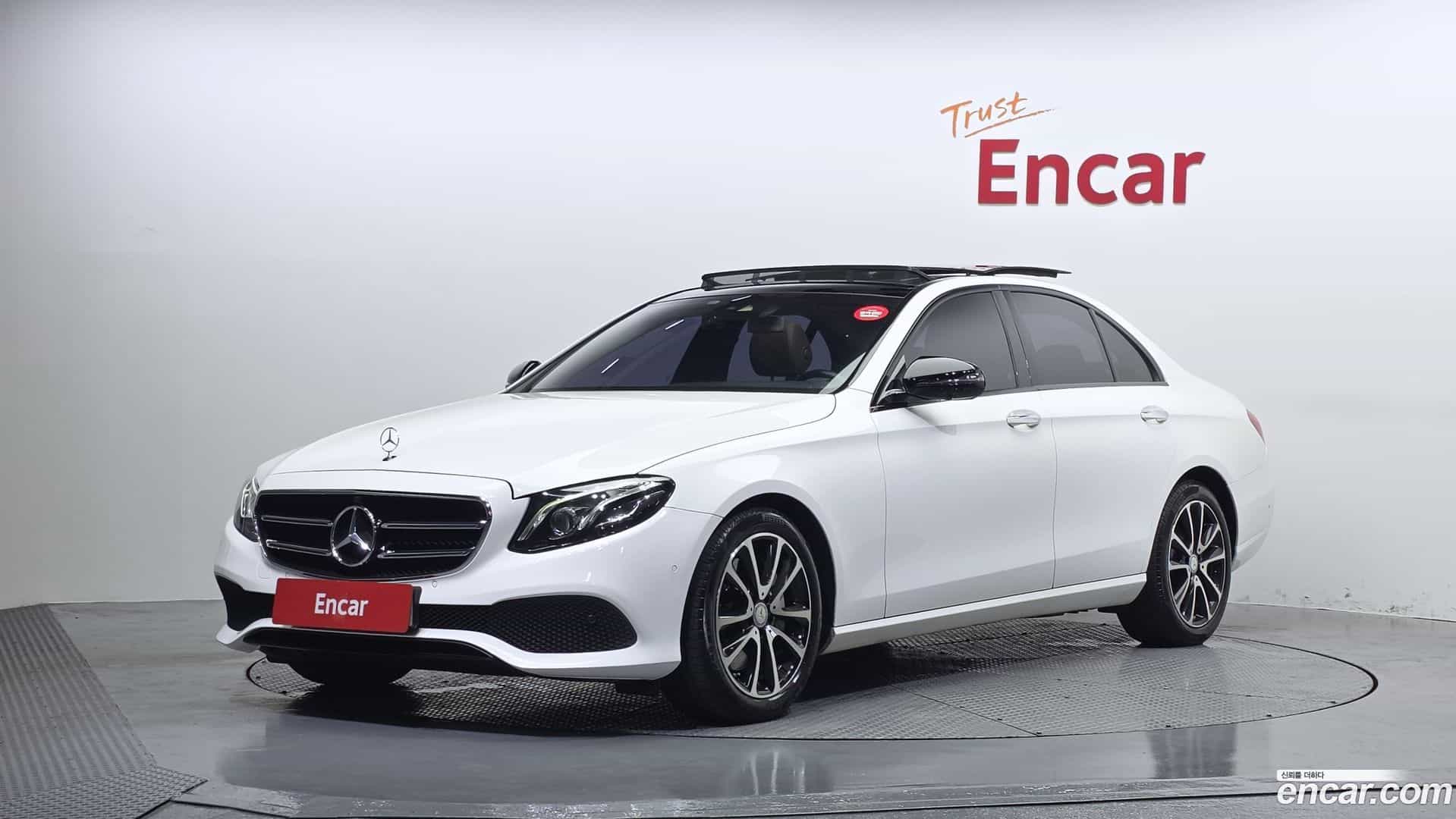 E-Class Mercedes-Benz 2016.6-OUTER-001
