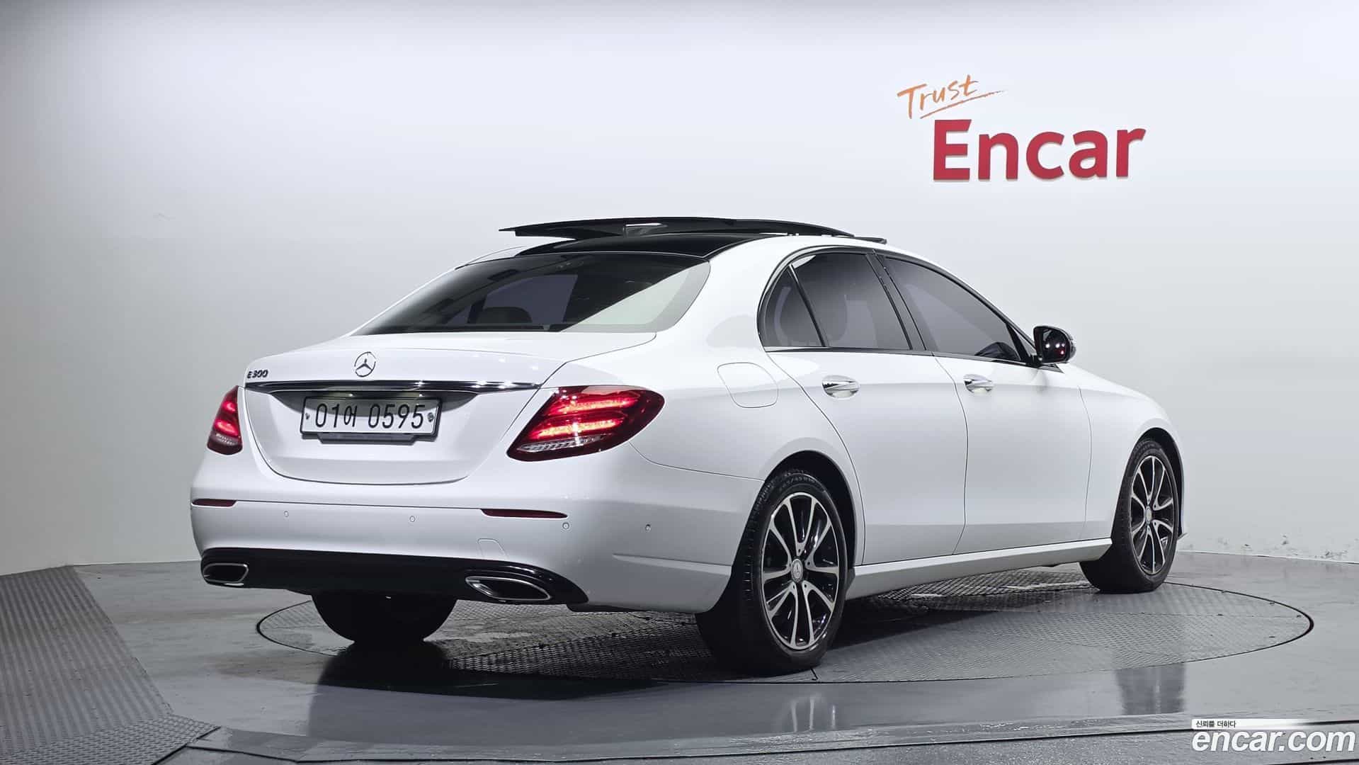 E-Class Mercedes-Benz 2016.6-OUTER-002