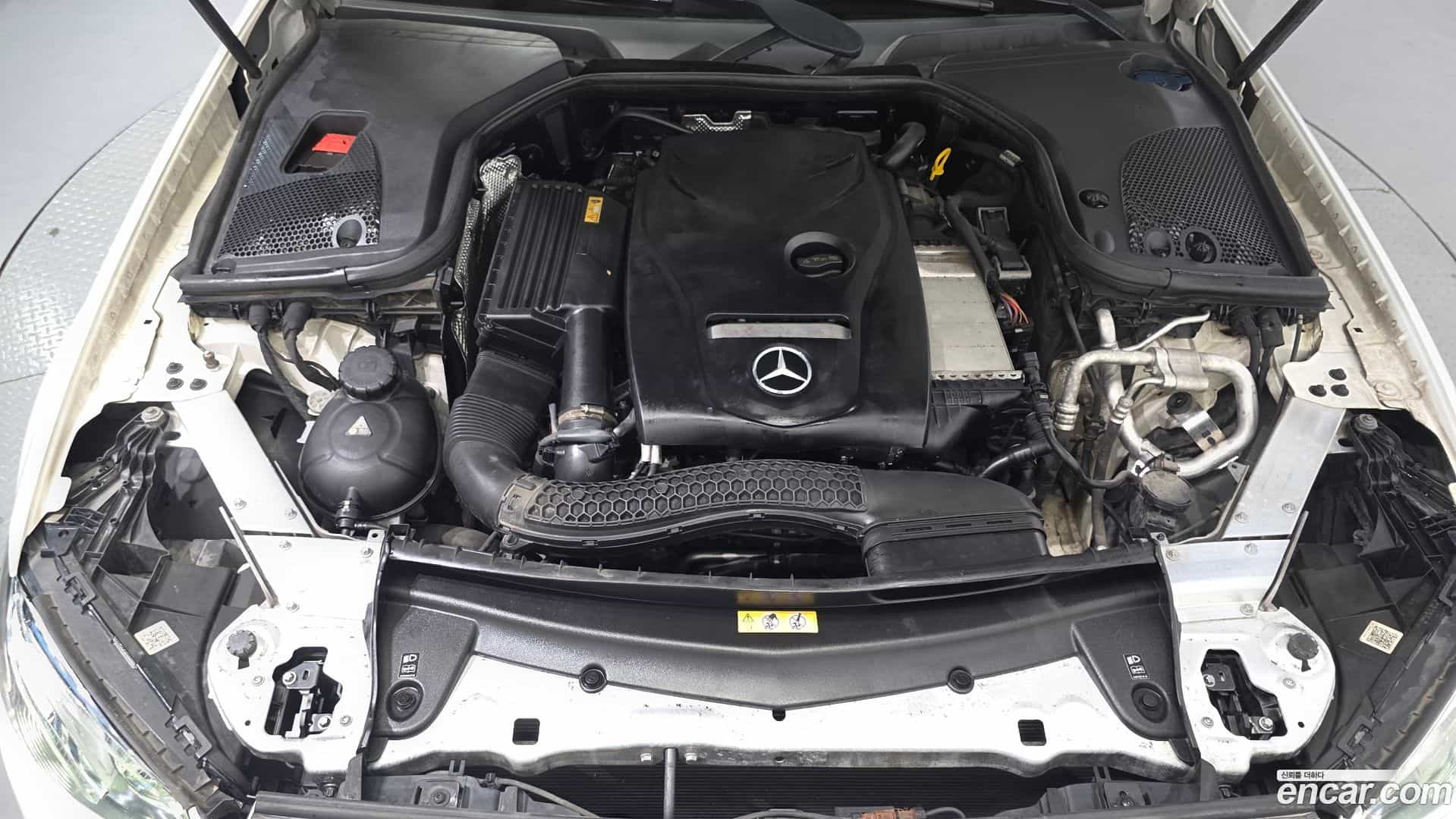 E-Class Mercedes-Benz 2016.6-OUTER-006