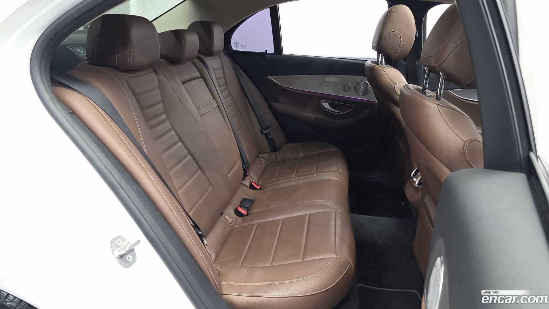 E-Class Mercedes-Benz 2016.6-OPTION-016