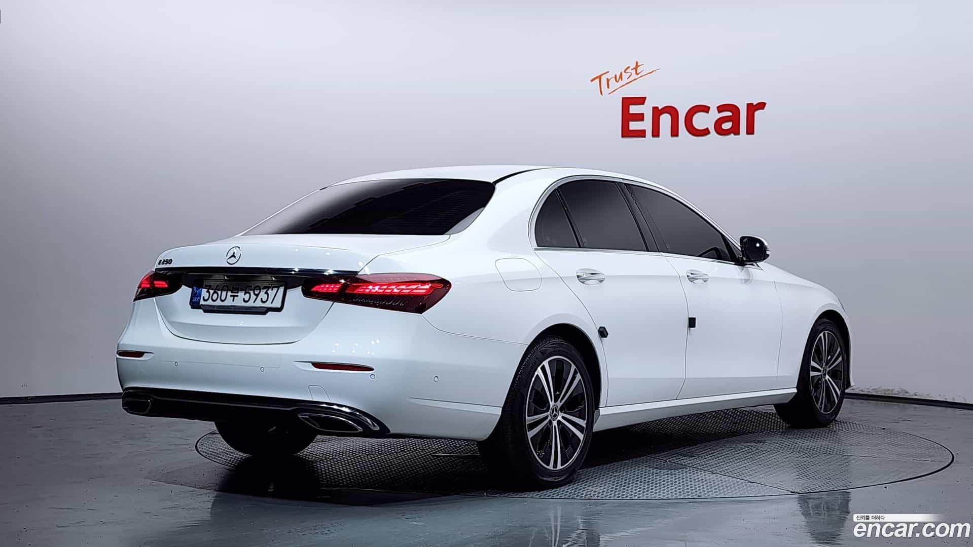 E-Class Mercedes-Benz 2020.11-OUTER-002