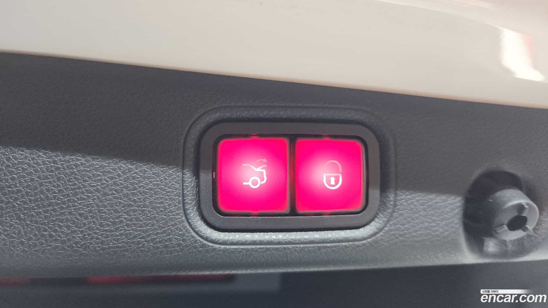 E-Class Mercedes-Benz 2020.11-OPTION-022