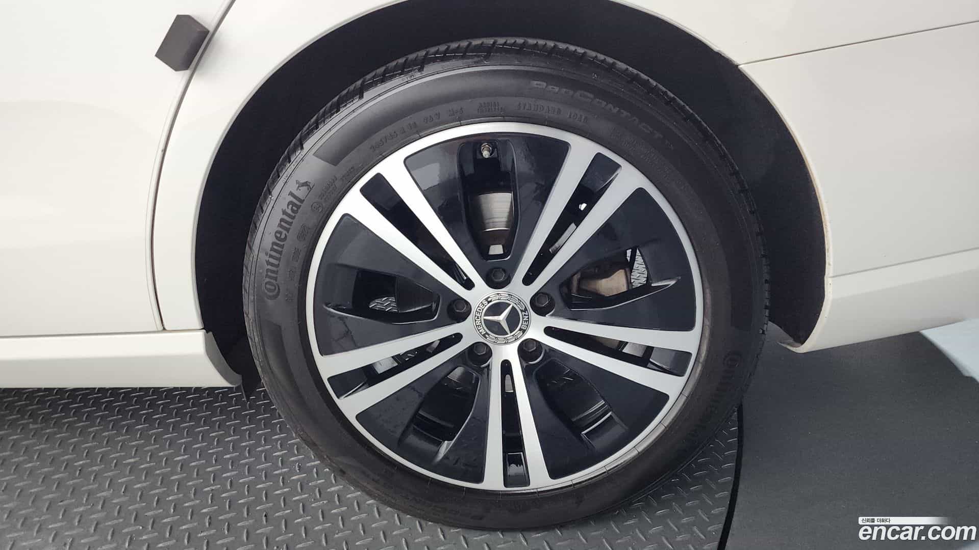 E-Class Mercedes-Benz 2020.11-OUTER-031