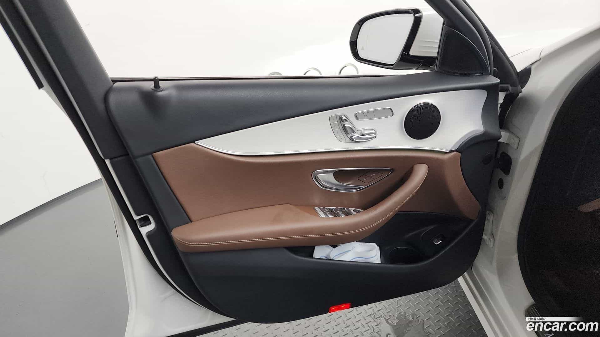 E-Class Mercedes-Benz 2020.11-INNER-034