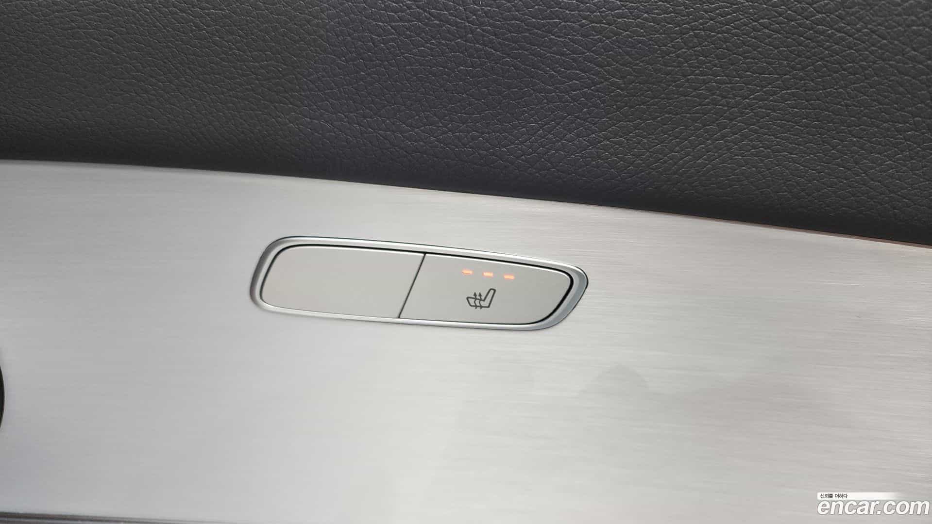 E-Class Mercedes-Benz 2020.11-OPTION-043