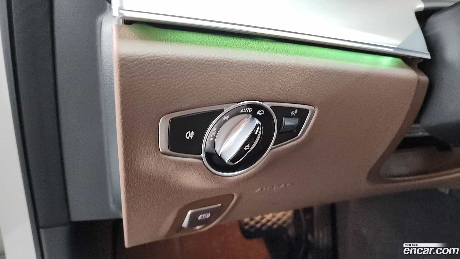 E-Class Mercedes-Benz 2020.11-OPTION-046