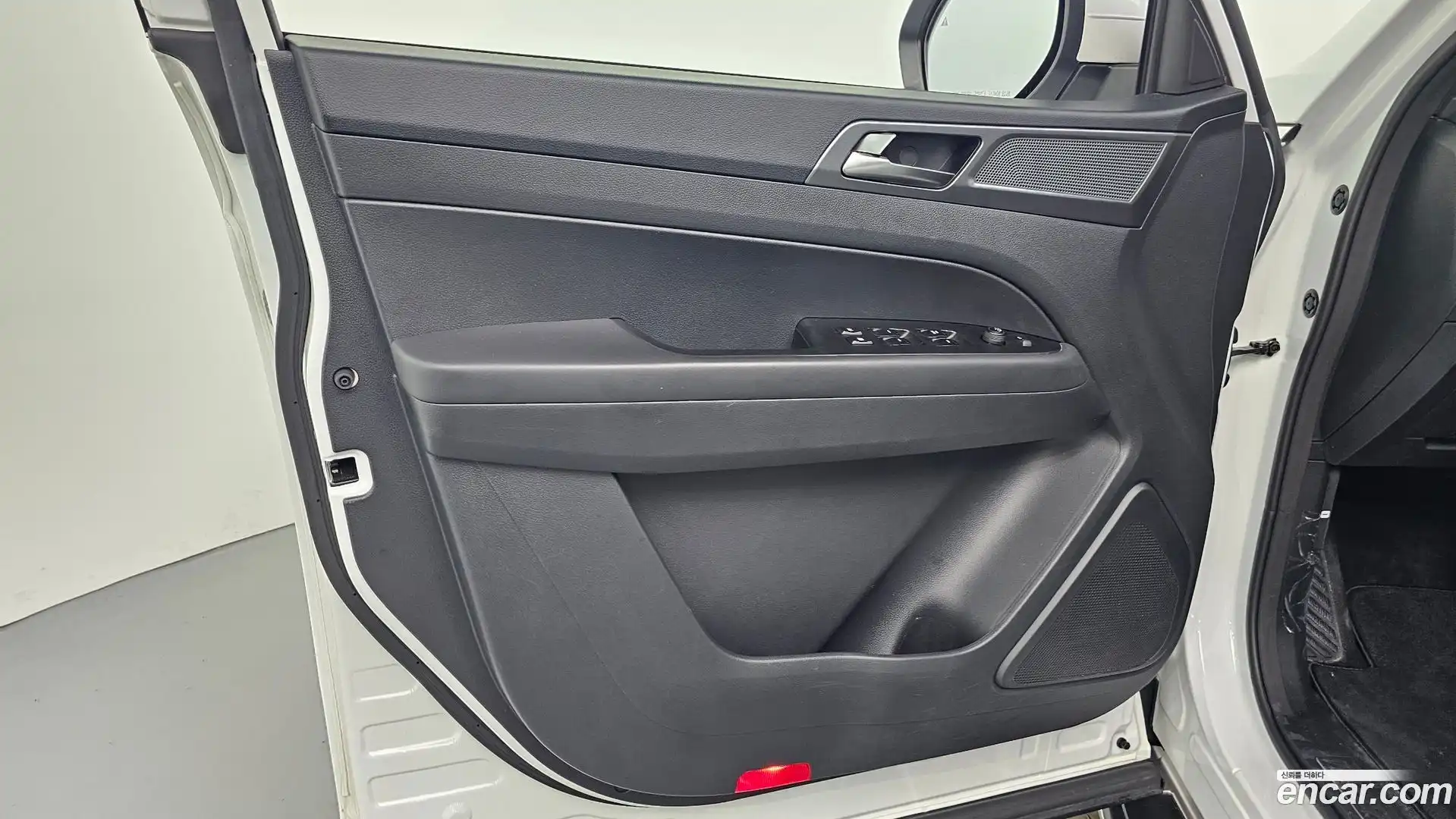 Rexton KG Mobility 2023.10-INNER-034