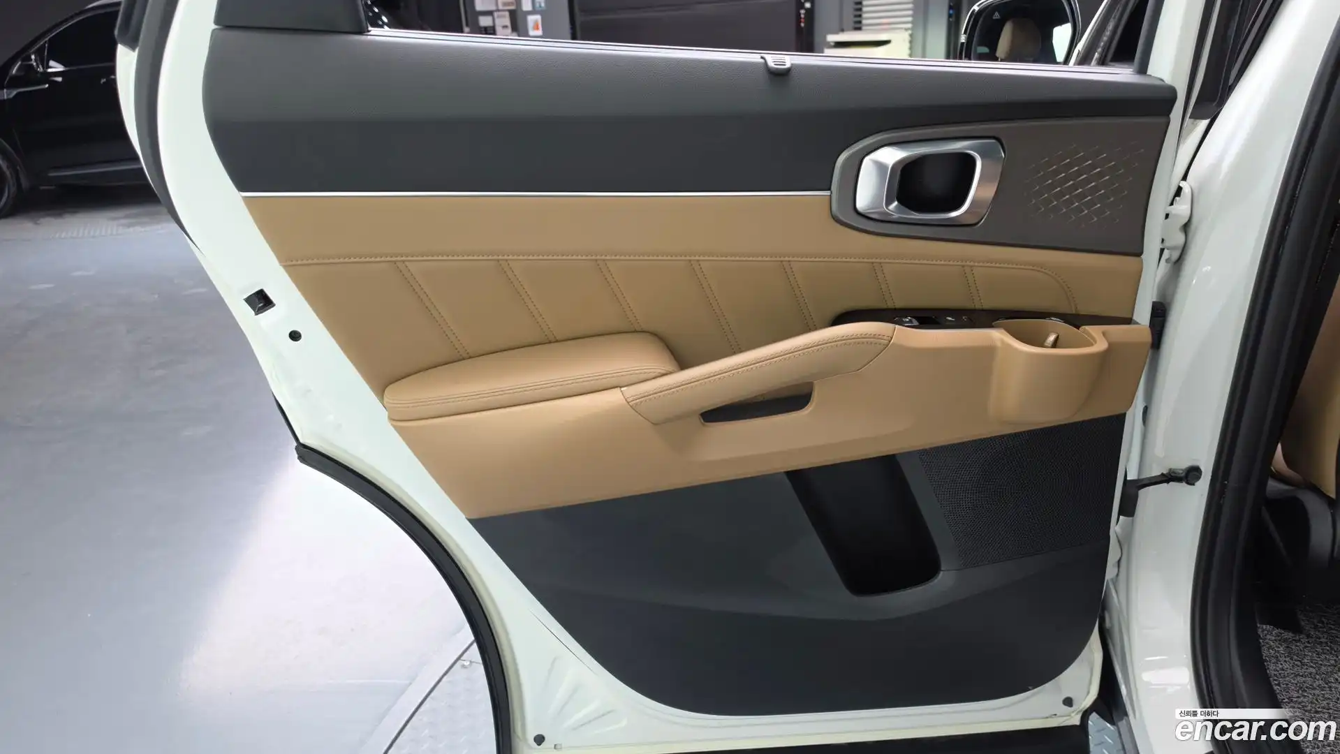 Sorento Kia 2023.8-INNER-035